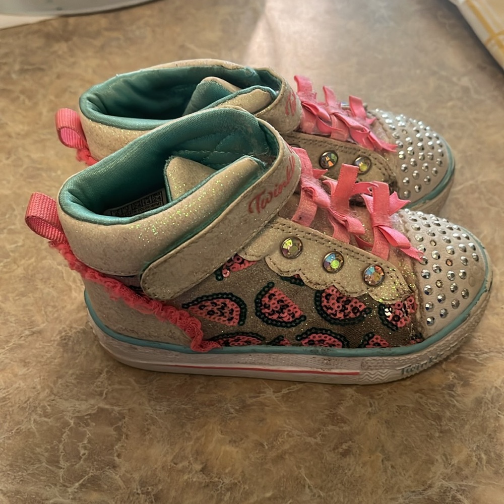 Twinkle Toes - Picture 2 of 6